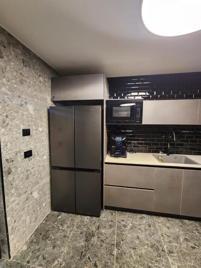 מבנים בים 75 Suites At Sea Haifa Exterior photo